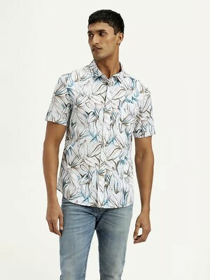 Levis - Up To 50% Off on Men's Shirt 