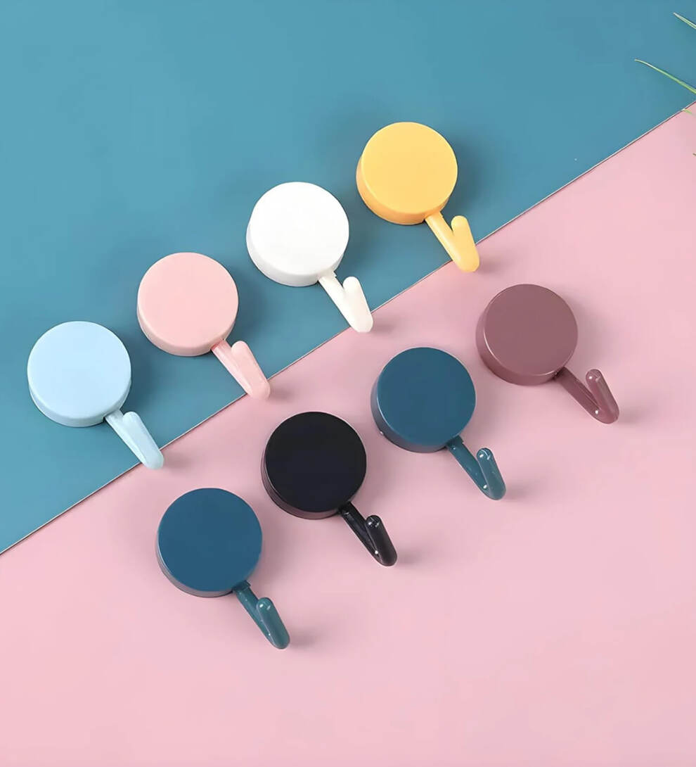 What The Fry Deals - Upto 79% discount on wall hooks, Antiskid bathmat, Sipper Bottle & more 