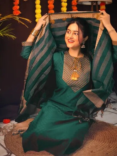 Up to 85% Off on Designer Ethnic Kurtis Under Rs.499