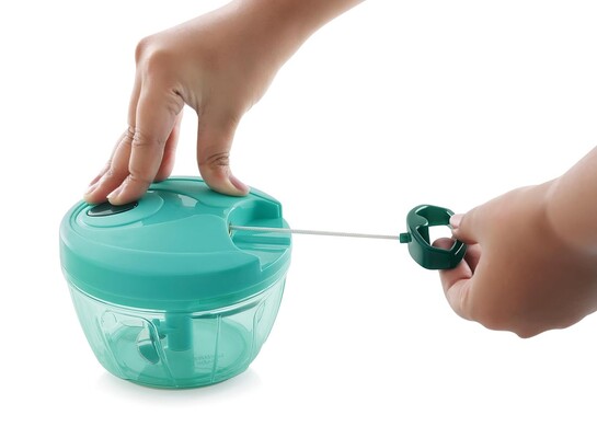 Tosaa Multipurpose Plastic Vegetable Pull Chopper (450ml)