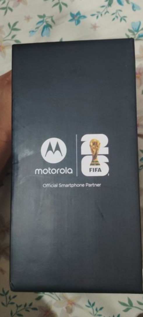 Free FIFA cap and bottel for select Motorola devices