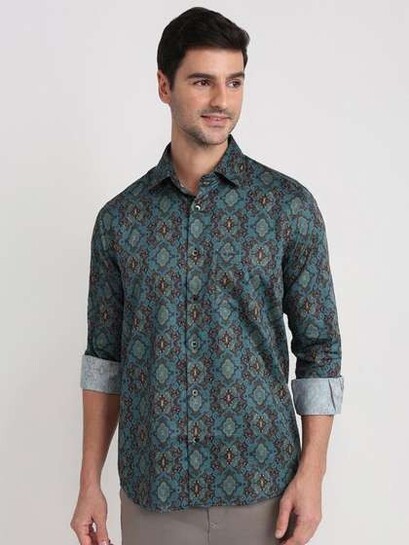 Up to 60% off Caualwear from Raymond,Park avenue and more + buy three get extra 40% off