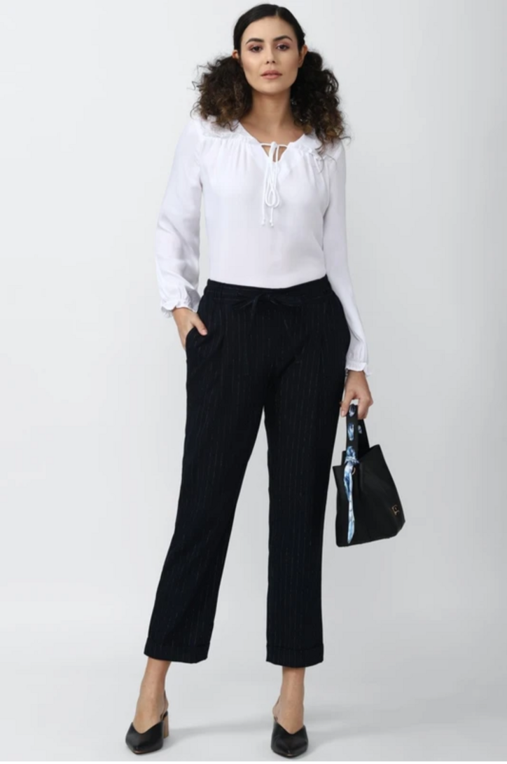Upto 80% Off On Van Heusen Clothing.